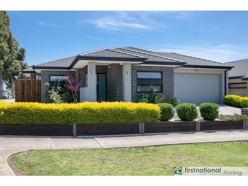 18 John Russell Road, Cranbourne West VIC 3977