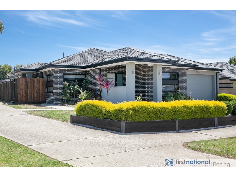 18 John Russell Road, Cranbourne West VIC 3977