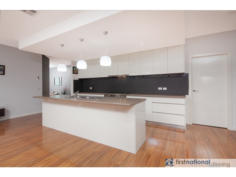 18 John Russell Road, Cranbourne West VIC 3977