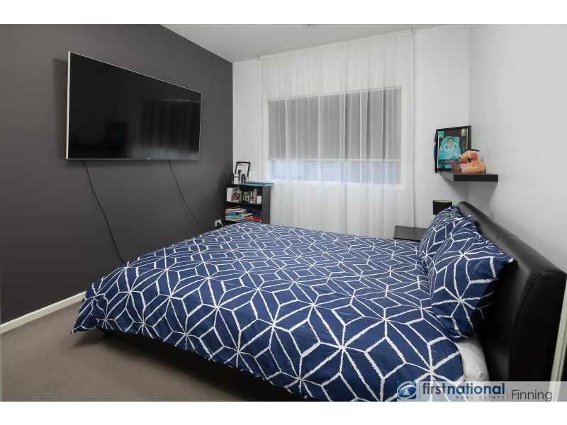 18 John Russell Road, Cranbourne West VIC 3977