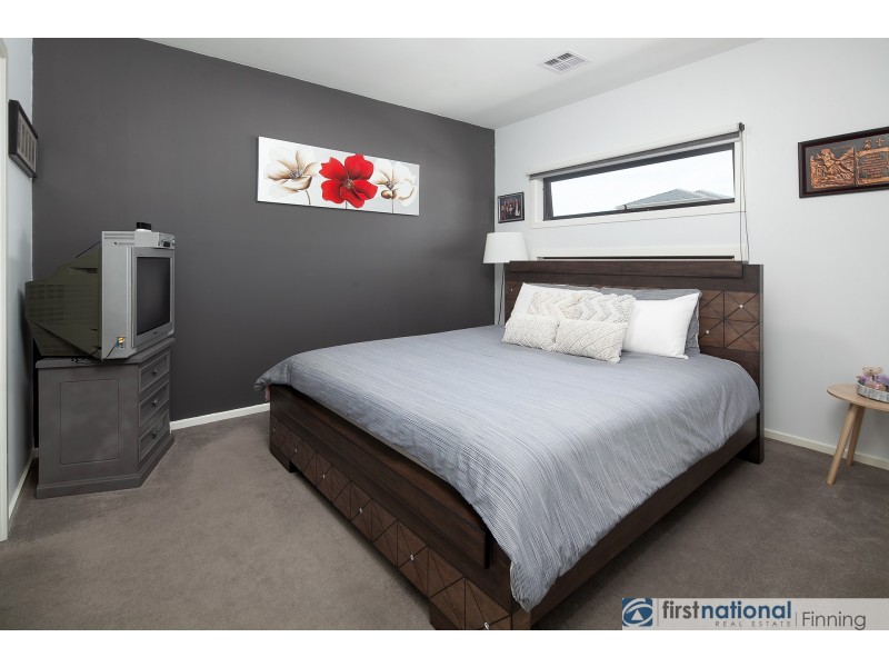 18 John Russell Road, Cranbourne West VIC 3977