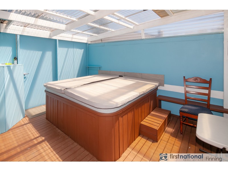 18 John Russell Road, Cranbourne West VIC 3977