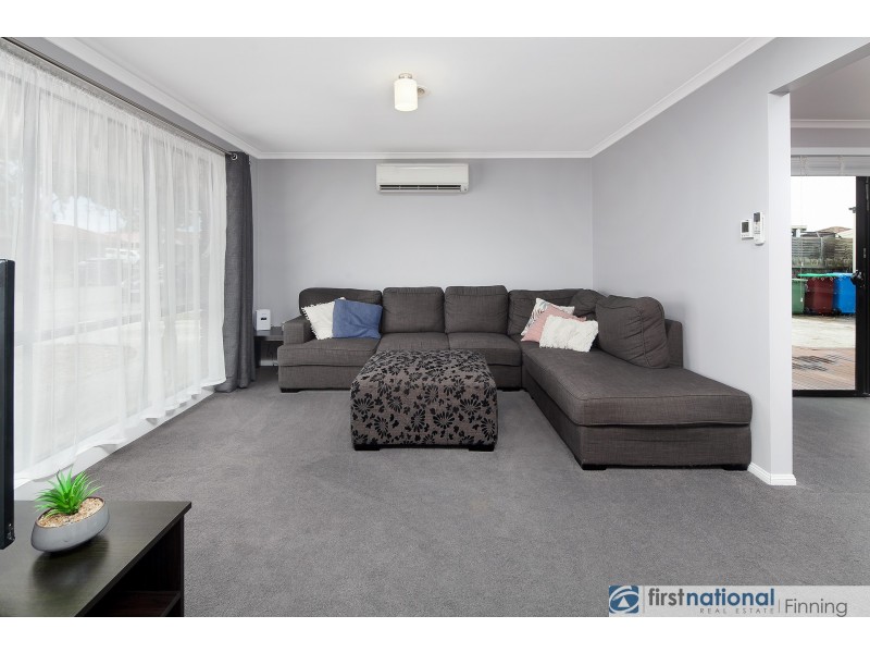22 Montrose Way, Cranbourne West VIC 3977