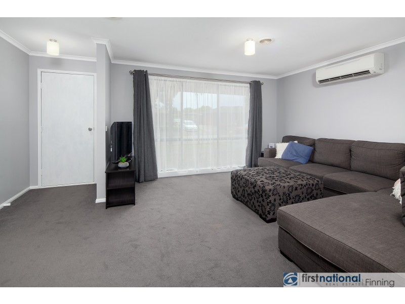 22 Montrose Way, Cranbourne West VIC 3977