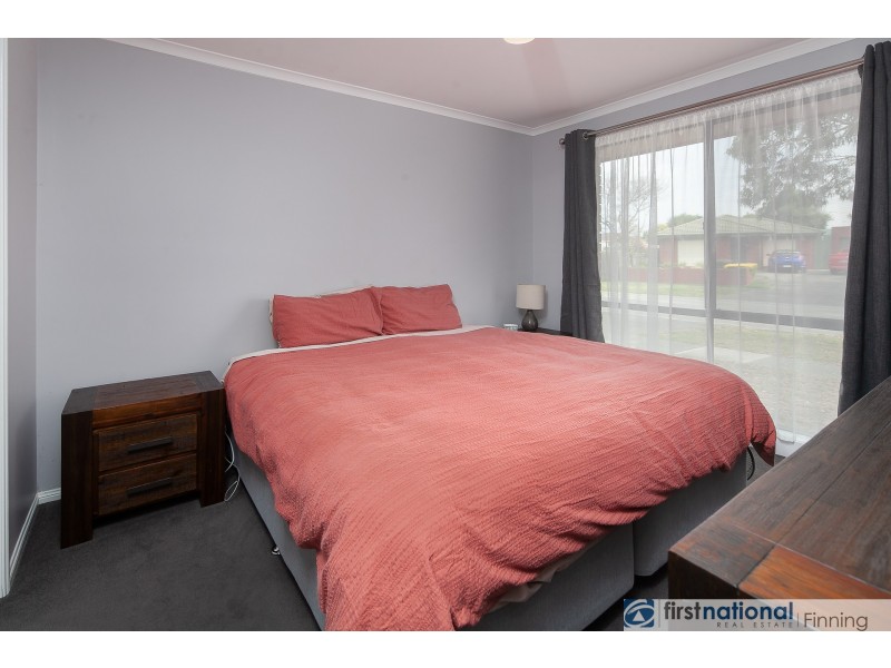 22 Montrose Way, Cranbourne West VIC 3977