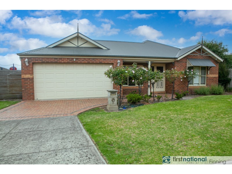 11 Saunton Drive, Cranbourne VIC 3977