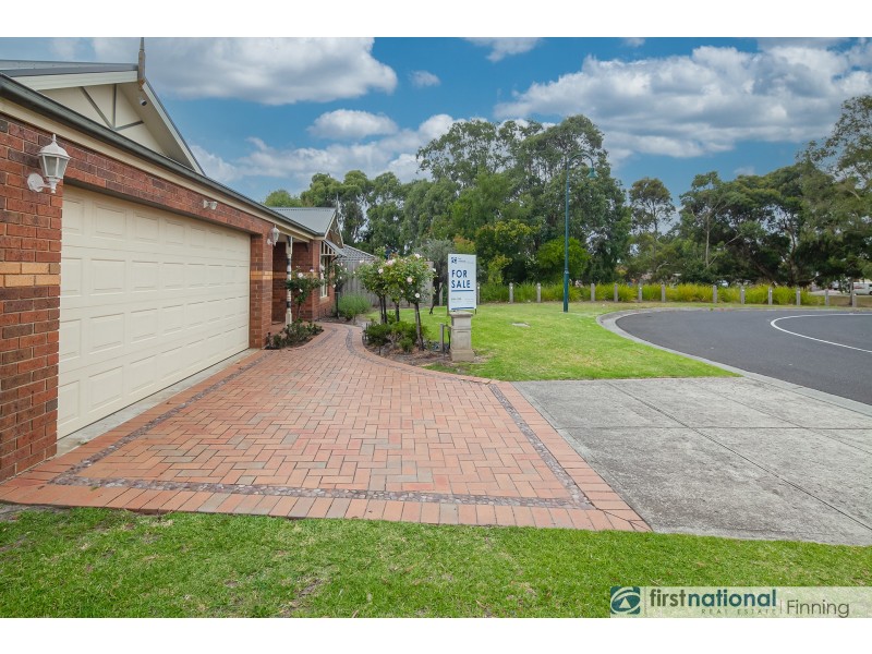 11 Saunton Drive, Cranbourne VIC 3977