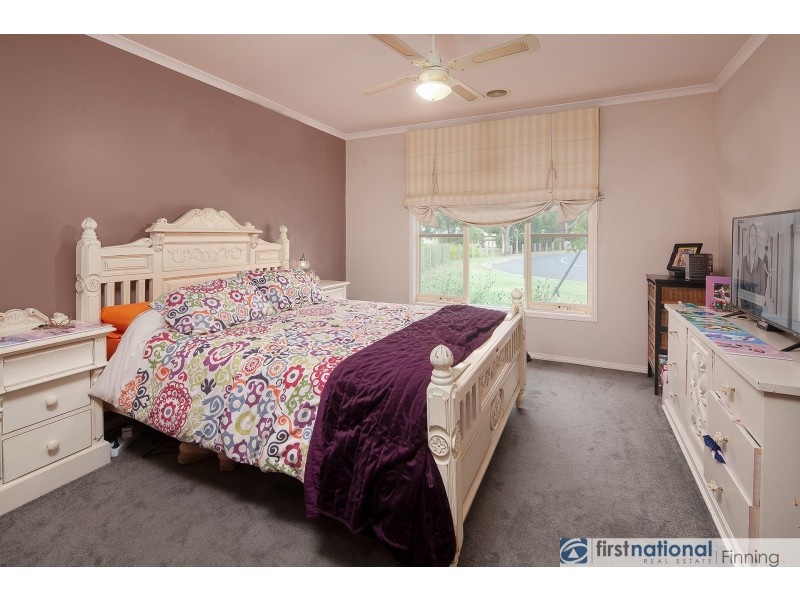 11 Saunton Drive, Cranbourne VIC 3977