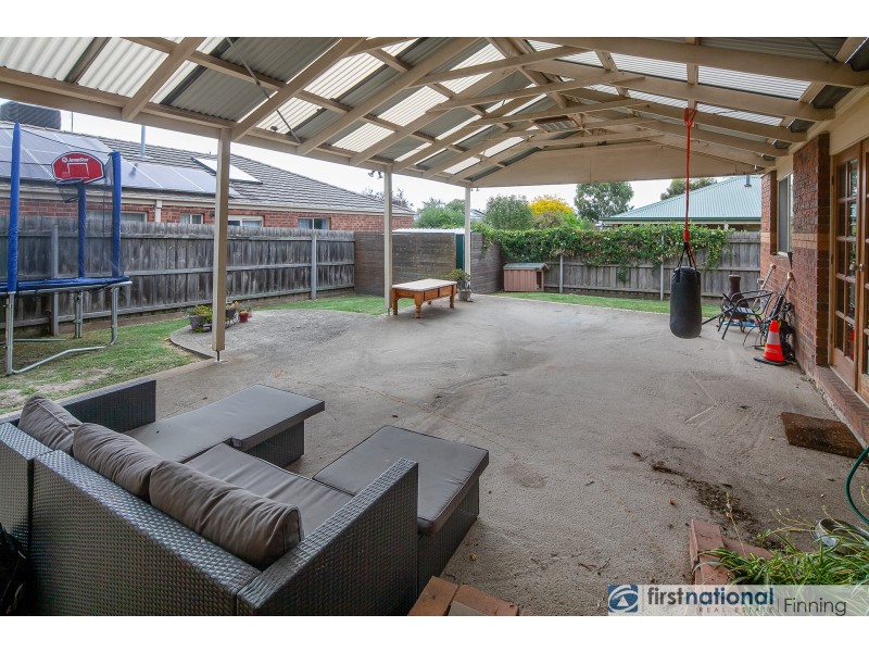 11 Saunton Drive, Cranbourne VIC 3977