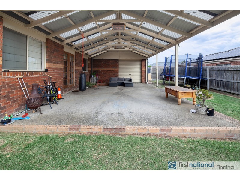11 Saunton Drive, Cranbourne VIC 3977