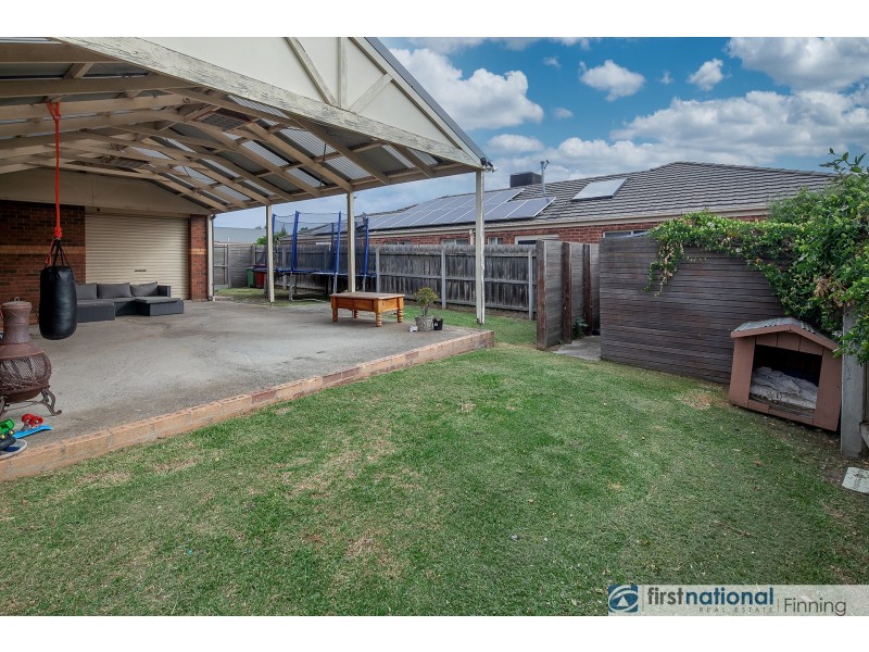 11 Saunton Drive, Cranbourne VIC 3977