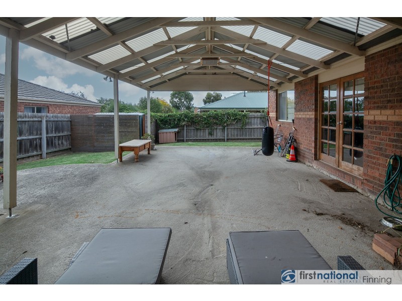 11 Saunton Drive, Cranbourne VIC 3977