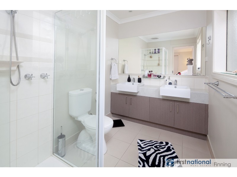 5 Donohue Street, Cranbourne East VIC 3977