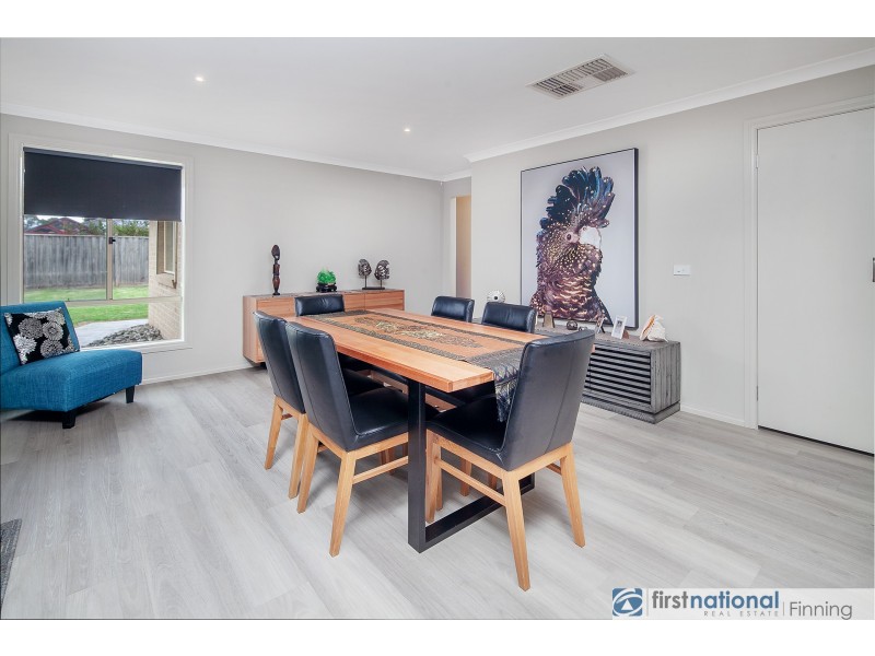 5 Donohue Street, Cranbourne East VIC 3977