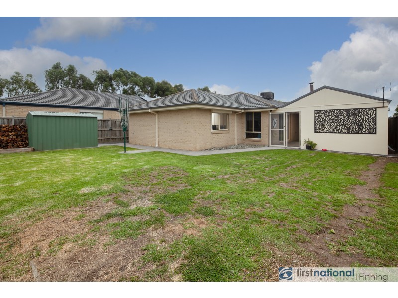 5 Donohue Street, Cranbourne East VIC 3977
