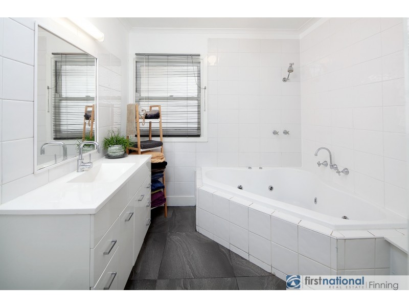 19 Campbell Parade, Cranbourne VIC 3977