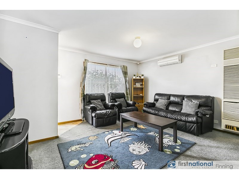 6 Glenn Close, Cranbourne West VIC 3977