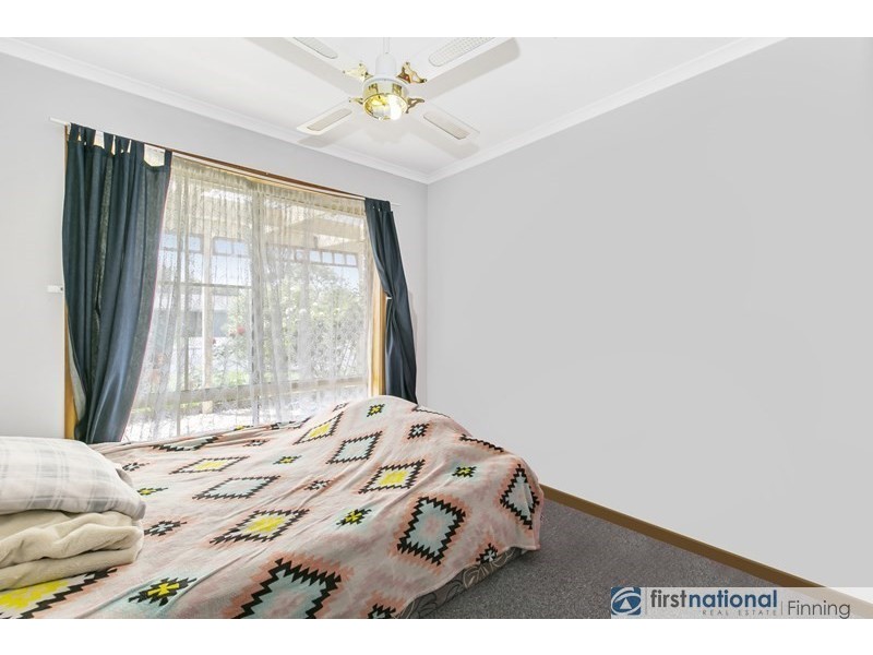 6 Glenn Close, Cranbourne West VIC 3977