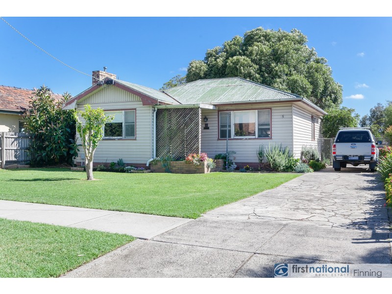5 Stawell Street, Cranbourne VIC 3977