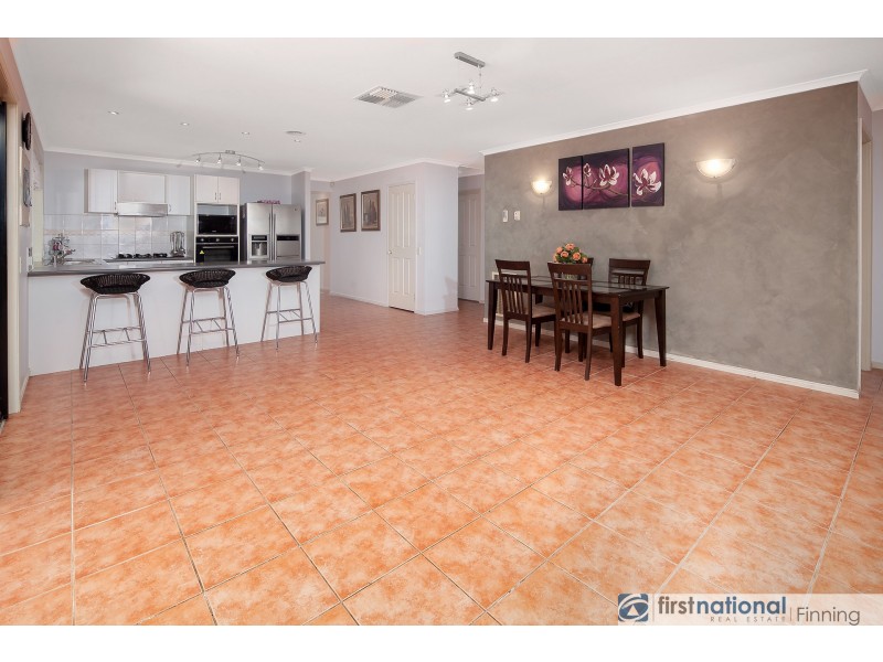 27 Sherwood Road, Narre Warren South VIC 3805