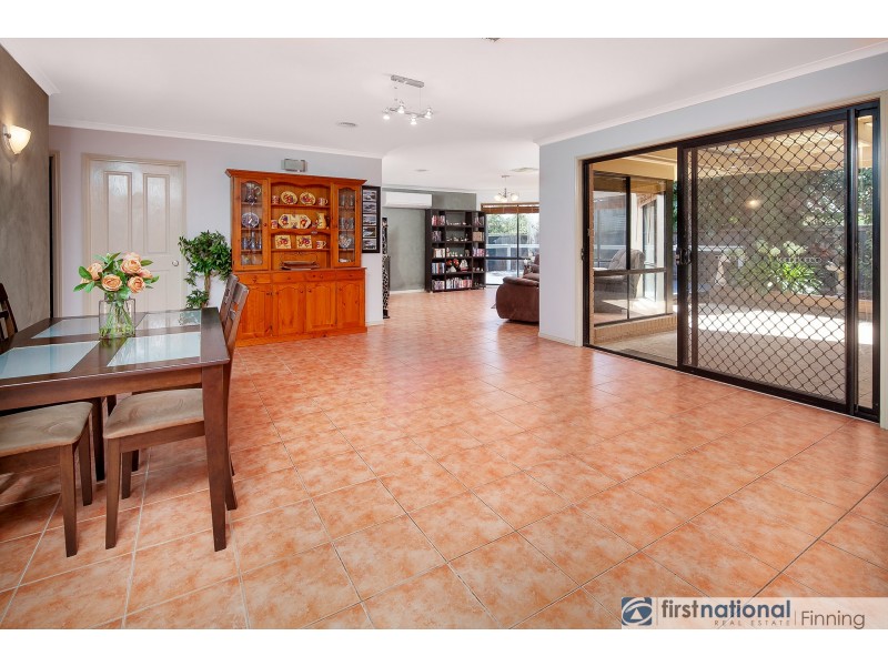 27 Sherwood Road, Narre Warren South VIC 3805