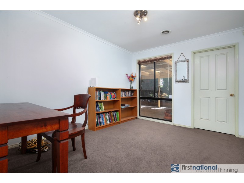 27 Sherwood Road, Narre Warren South VIC 3805