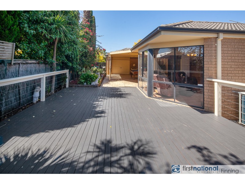 27 Sherwood Road, Narre Warren South VIC 3805