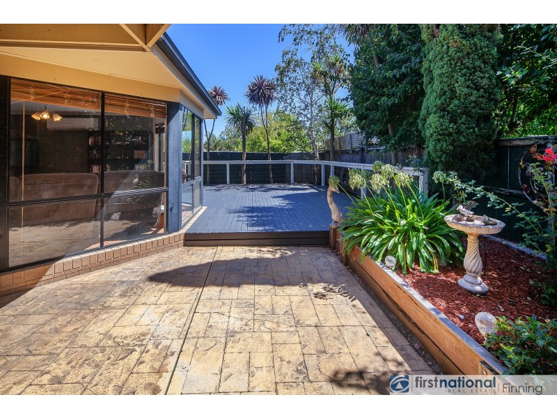 27 Sherwood Road, Narre Warren South VIC 3805