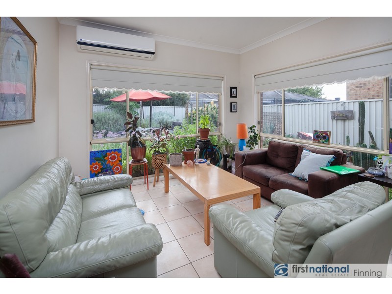 20 Fetlock Lane, Cranbourne East VIC 3977