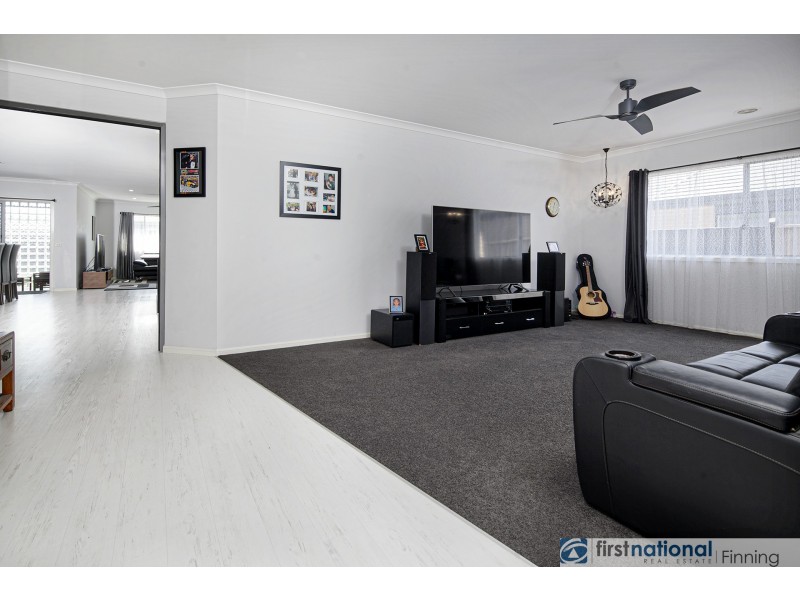 35 Lineham Drive, Cranbourne East VIC 3977