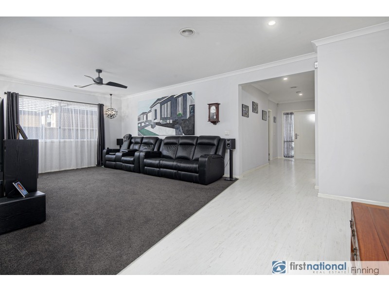 35 Lineham Drive, Cranbourne East VIC 3977