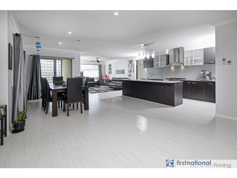 35 Lineham Drive, Cranbourne East VIC 3977