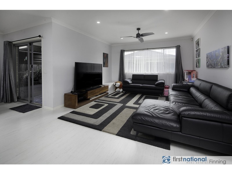 35 Lineham Drive, Cranbourne East VIC 3977