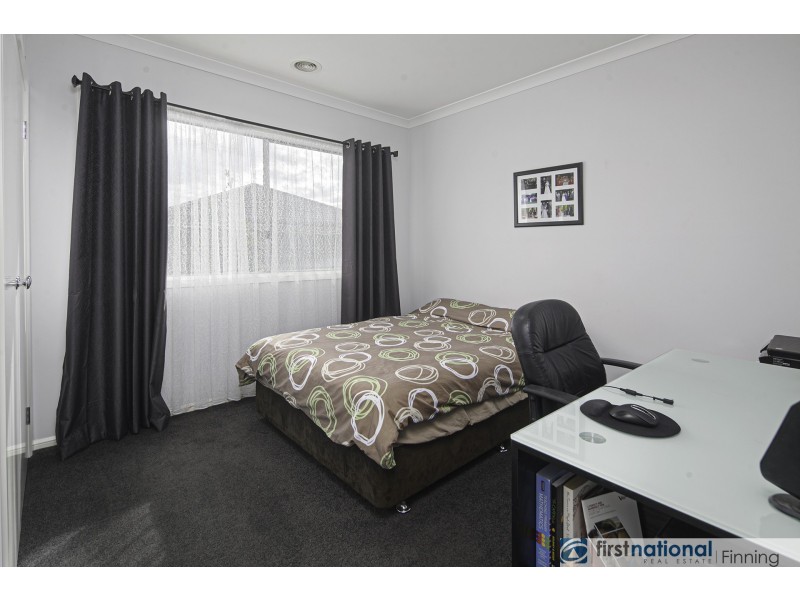 35 Lineham Drive, Cranbourne East VIC 3977