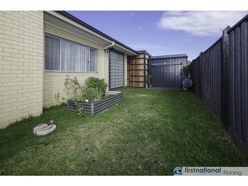 35 Lineham Drive, Cranbourne East VIC 3977