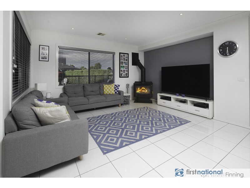 6 Godfrey Avenue, Cranbourne East VIC 3977