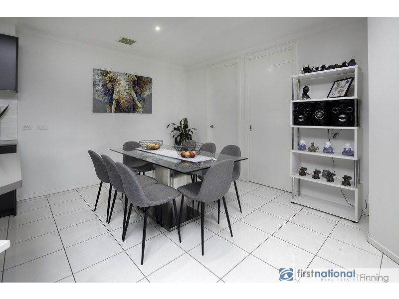 6 Godfrey Avenue, Cranbourne East VIC 3977