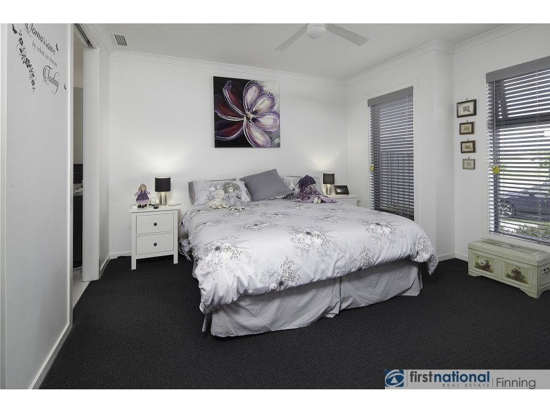 6 Godfrey Avenue, Cranbourne East VIC 3977