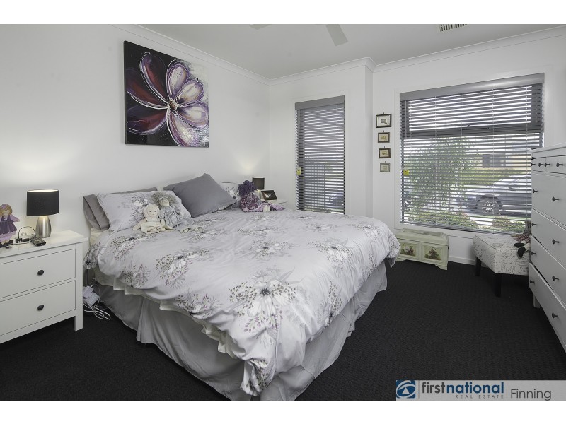 6 Godfrey Avenue, Cranbourne East VIC 3977