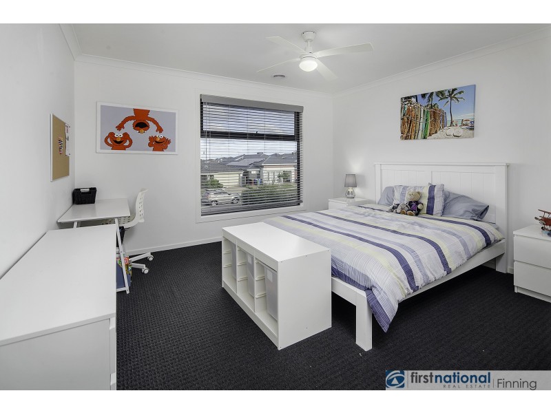 6 Godfrey Avenue, Cranbourne East VIC 3977