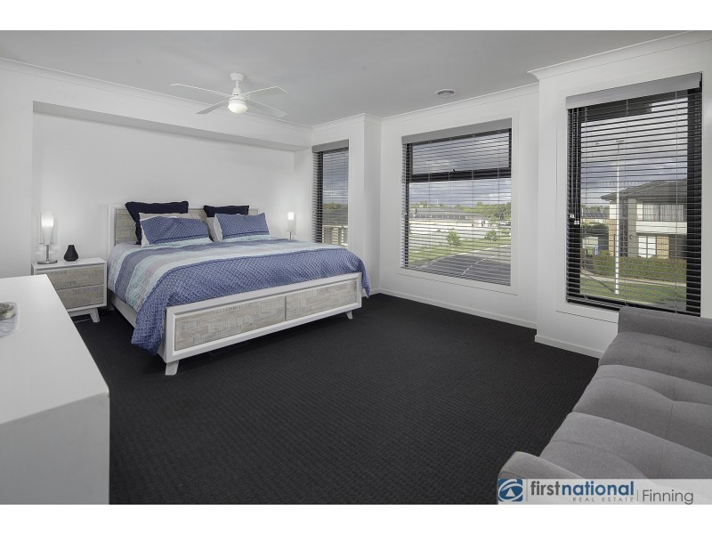 6 Godfrey Avenue, Cranbourne East VIC 3977