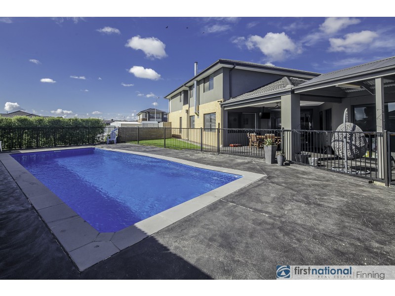 6 Godfrey Avenue, Cranbourne East VIC 3977