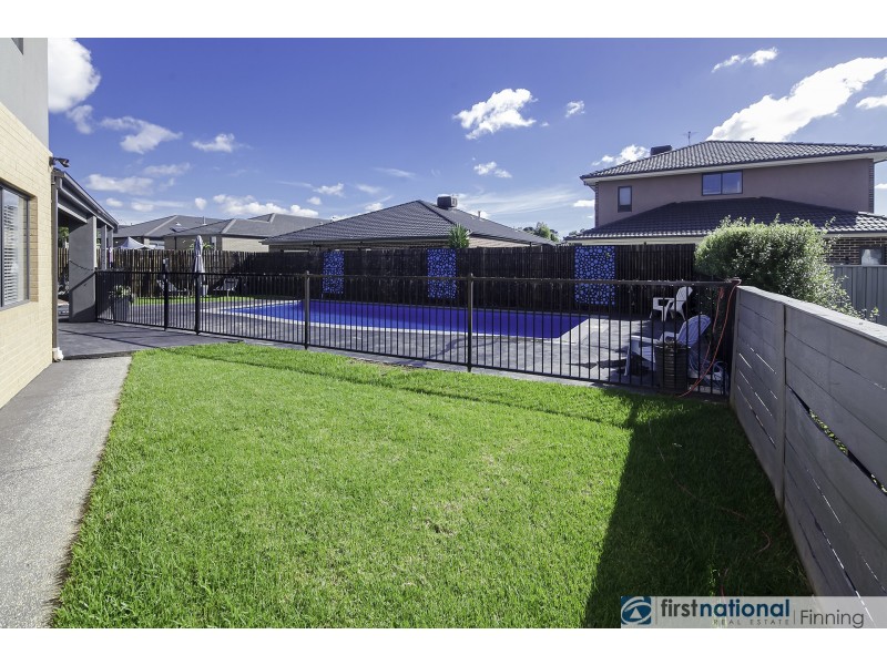 6 Godfrey Avenue, Cranbourne East VIC 3977