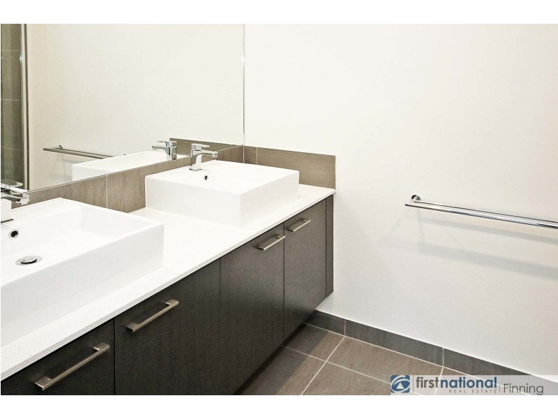 9 Polson Way, Cranbourne West VIC 3977