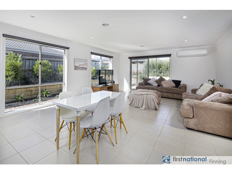 28 Brocker Street, Clyde North VIC 3978