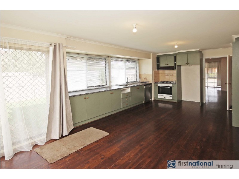 31 Hamilton Drive, Cranbourne North VIC 3977