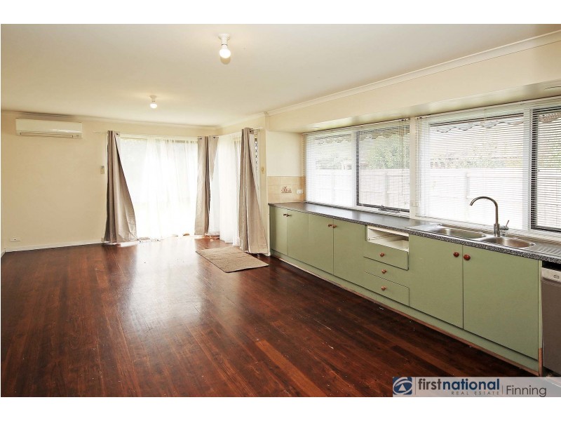 31 Hamilton Drive, Cranbourne North VIC 3977