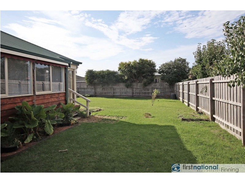 31 Hamilton Drive, Cranbourne North VIC 3977