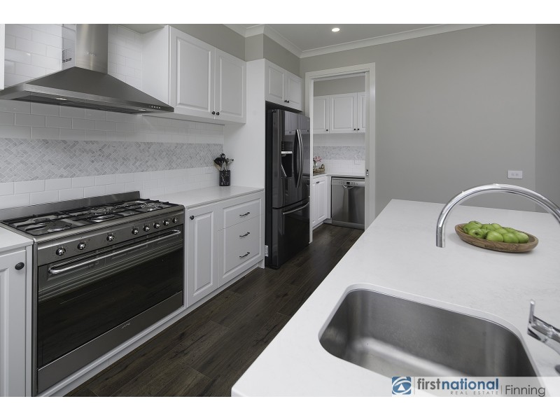 16 Caribbean Circuit, Clyde VIC 3978