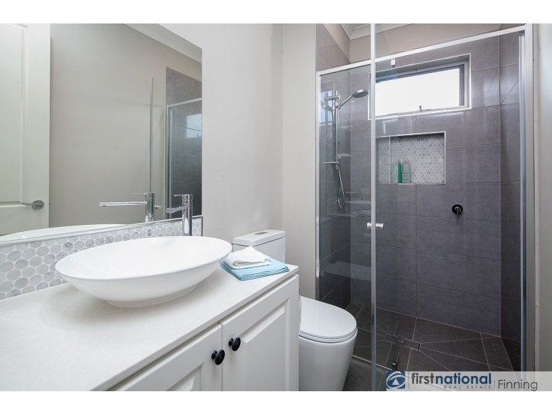 16 Caribbean Circuit, Clyde VIC 3978